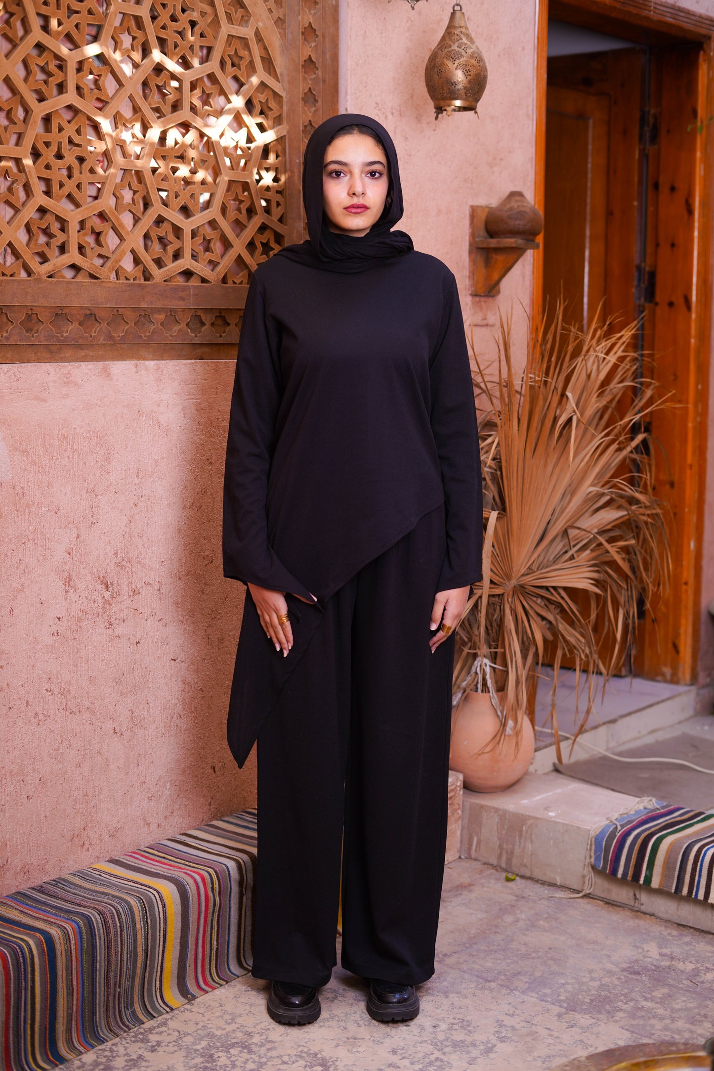 Effortless set in Black.