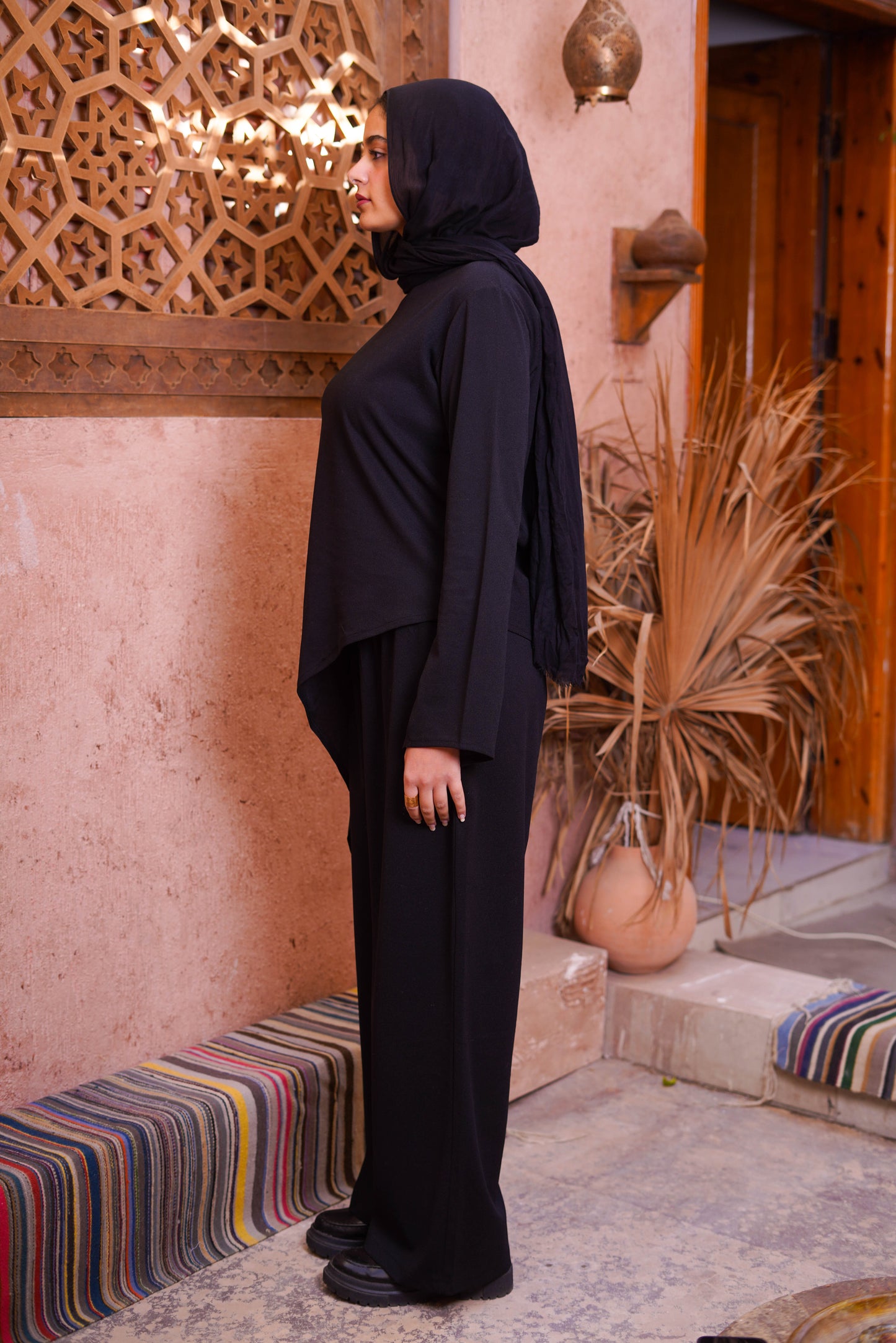 Effortless set in Black.
