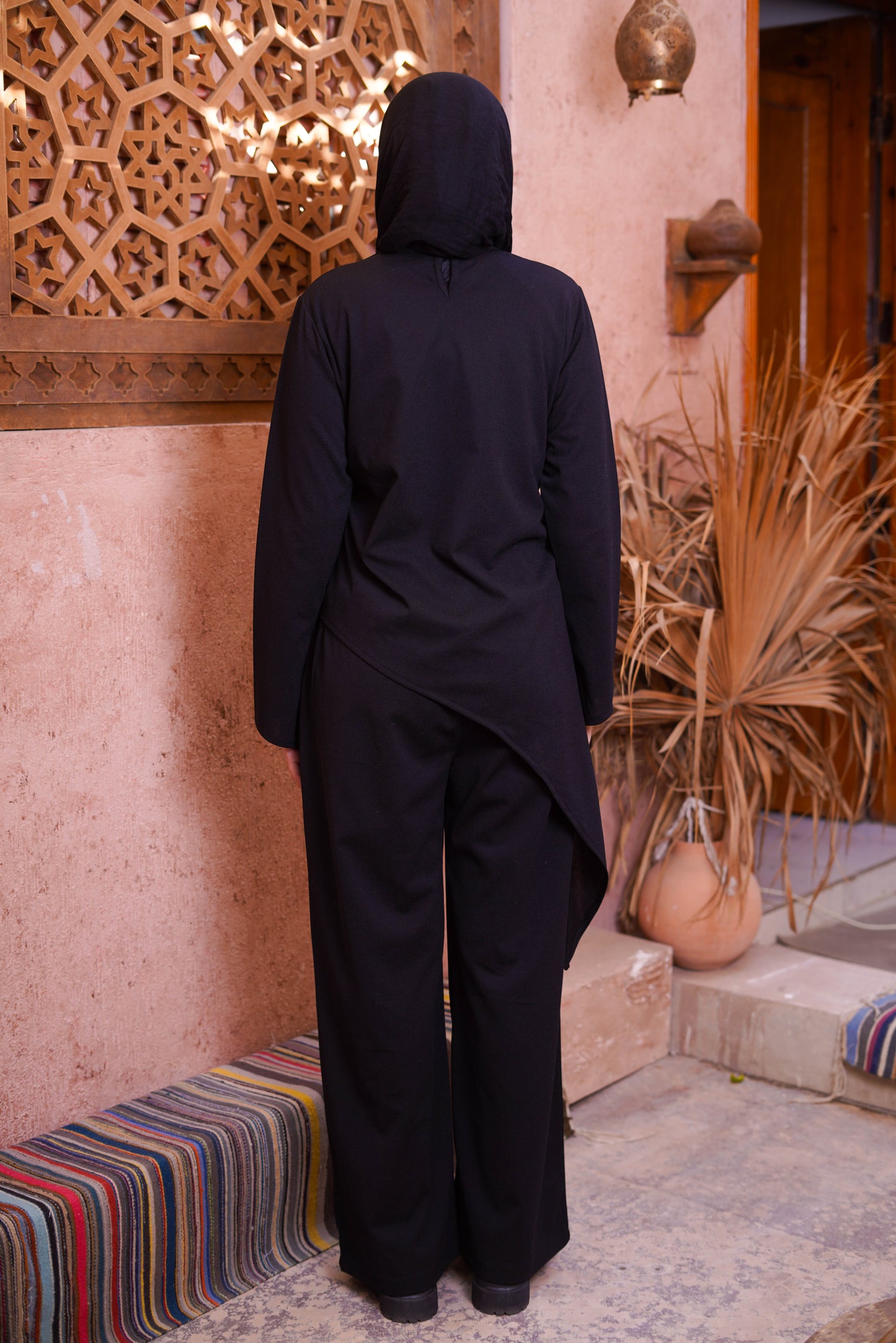 Effortless set in Black.