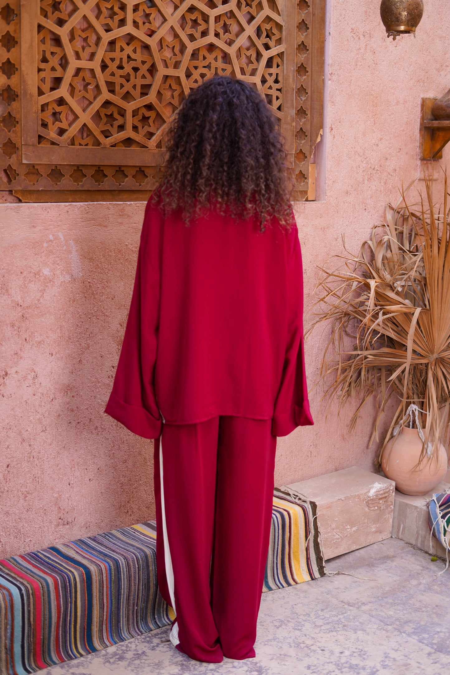 Plissé set in Burgundy.