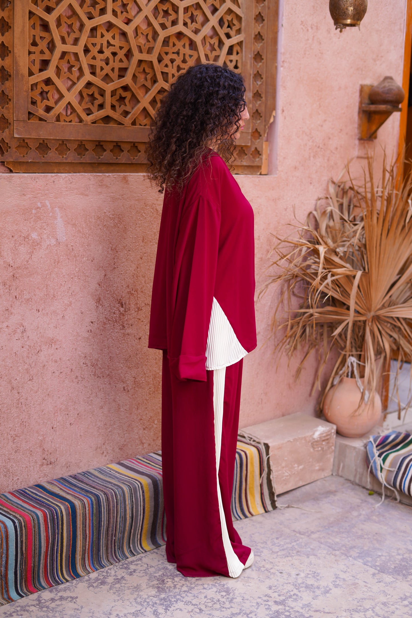 Plissé set in Burgundy.