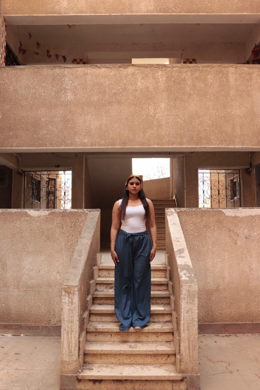 Sol belted pants in Denim Blue.